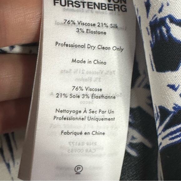 Diane Von Furstenberg Arlene Top - BLACK & WHITE - Picture 4 of 9